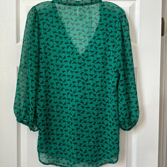 Super lightweight blouse. Green with galloping horse print Large Good condition. - Picture 2 of 8